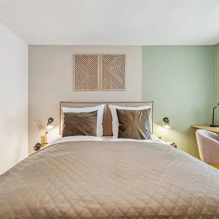 Διαμέρισμα Malou Zentrumsnah Mit Kaffee-teebar, Arbeitsplatz, Balkon Und Kostenlosen Stellplatz *