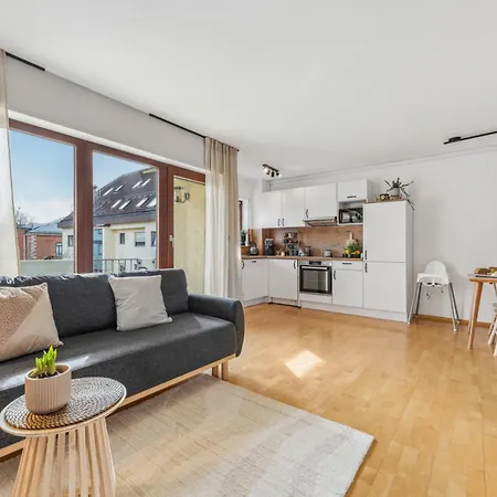 Malou Zentrumsnah Mit Kaffee-teebar, Arbeitsplatz, Balkon Und Kostenlosen Stellplatz * Bayreuth
