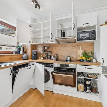Malou Zentrumsnah Mit Kaffee-teebar, Arbeitsplatz, Balkon Und Kostenlosen Stellplatz Bayreuth