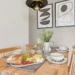 Διαμέρισμα Malou Zentrumsnah Mit Kaffee-teebar, Arbeitsplatz, Balkon Und Kostenlosen Stellplatz Μπαϊρόιτ