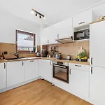 Διαμέρισμα Malou Zentrumsnah Mit Kaffee-teebar, Arbeitsplatz, Balkon Und Kostenlosen Stellplatz *
