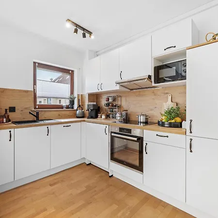 דירה Malou Zentrumsnah Mit Kaffee-teebar, Arbeitsplatz, Balkon Und Kostenlosen Stellplatz *