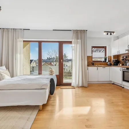 Malou Zentrumsnah Mit Kaffee-teebar, Arbeitsplatz, Balkon Und Kostenlosen Stellplatz Apartment *
