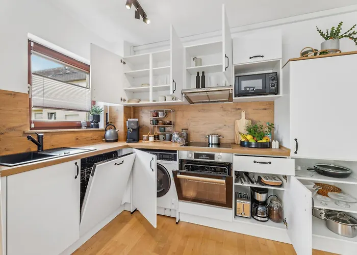 Malou Zentrumsnah Mit Kaffee-teebar, Arbeitsplatz, Balkon Und Kostenlosen Stellplatz Lejlighed