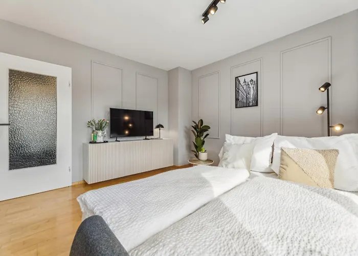 Malou Zentrumsnah Mit Kaffee-teebar, Arbeitsplatz, Balkon Und Kostenlosen Stellplatz Bayreuth